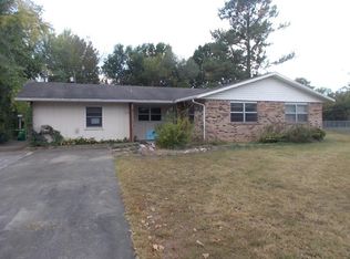 1813 Lawrence Ave, Springdale, AR 72762