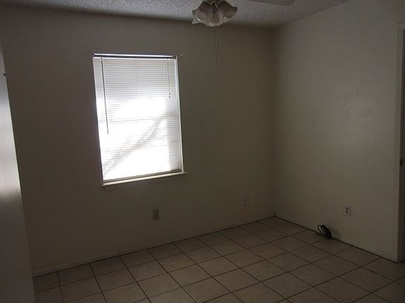 5th image of 4704 Seminole Dr