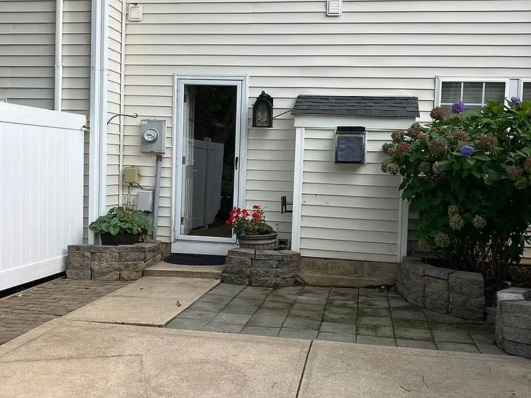 17730 Delmas Dr — Photo 11