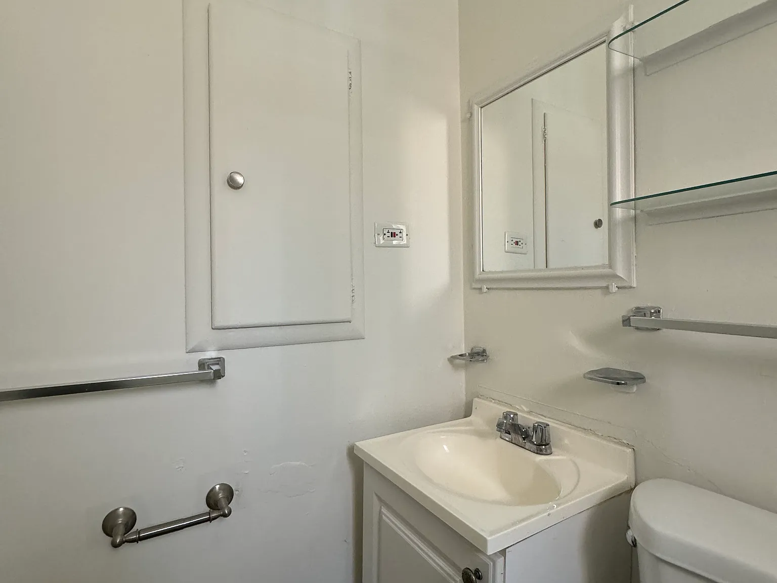 Studio, 400 sqft, $950 — Photo 2