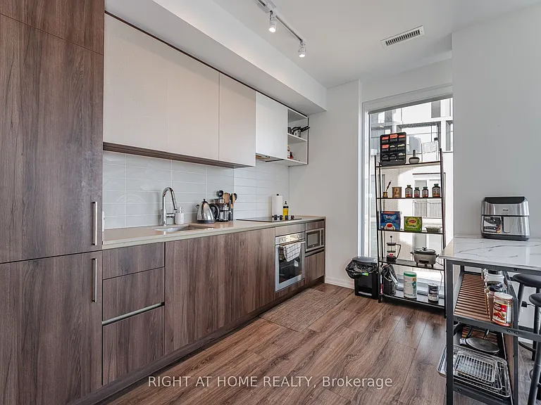 7890 Jane St #508 — Photo 35