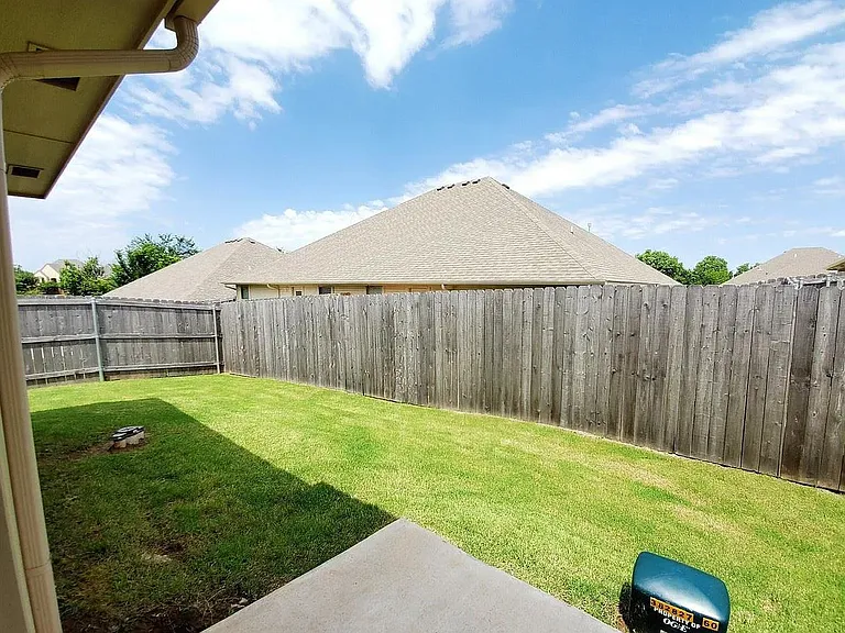 11202 NW 114th St — Photo 33