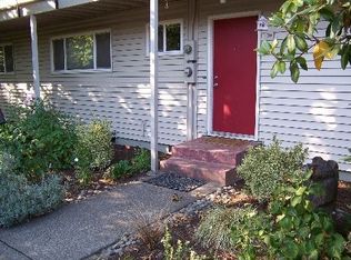 6825 SW Capitol Hill Rd APT 20, Portland, OR 97219