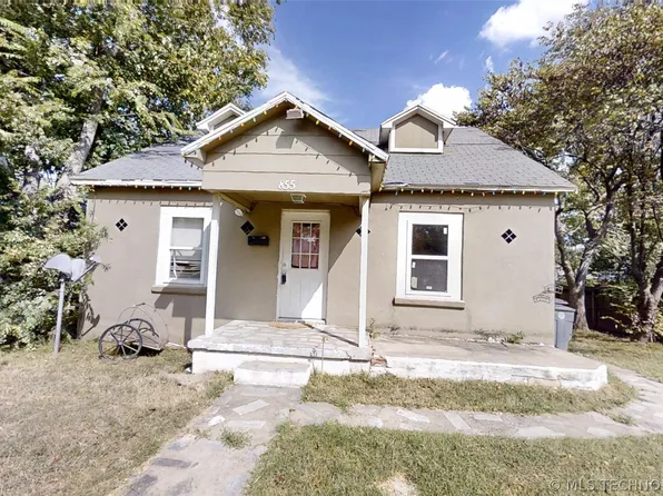 855 N Delaware Pl, Tulsa, OK 74110