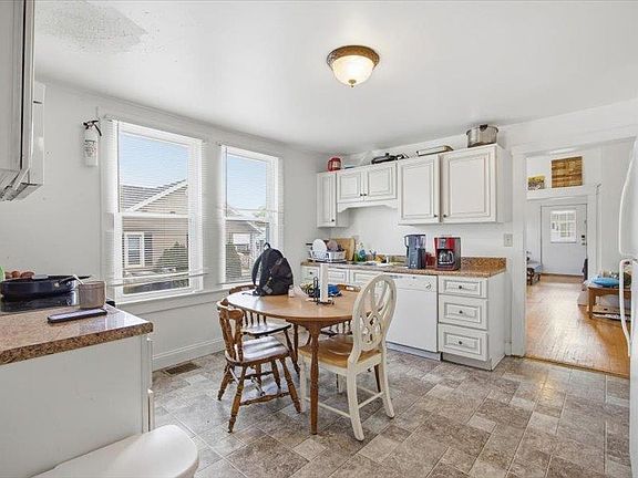 5th image of 760 Collicello St