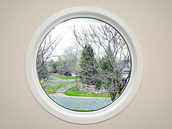 2nd image of 3822 Fairway Ter