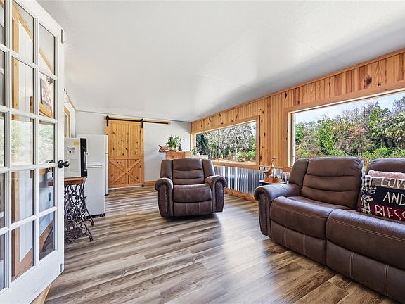 3rd image of 2505 Canal Rd