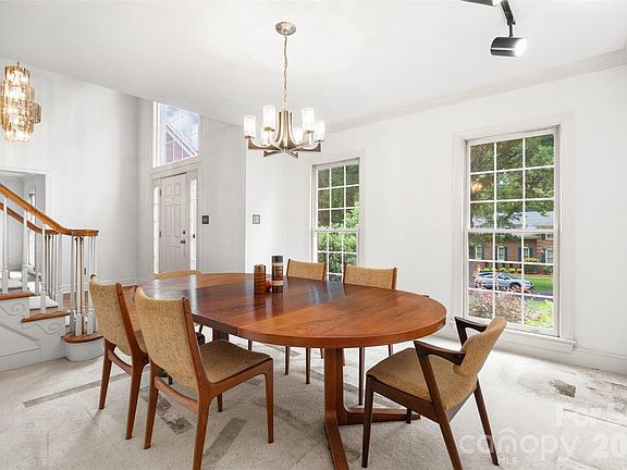 5th image of 7411 Leharne Dr