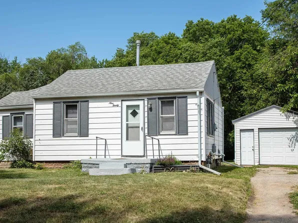 920 Jones Rd, Evansdale, IA 50707