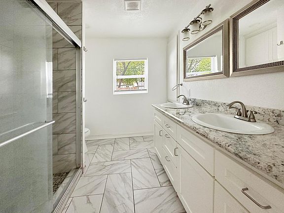 4th image of 928 Lydick Ln