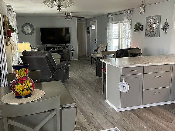 3rd image of 1415 Coco Palm Dr
