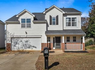 2 Stockbridge Dr, Greer, SC 29650