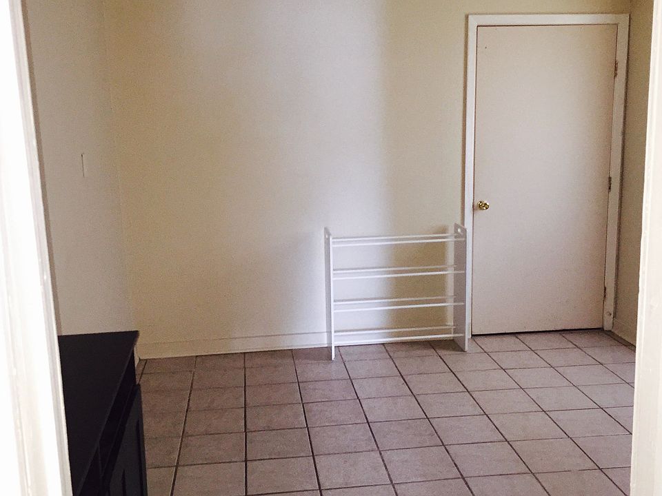 2nd image of 804 Trudeau Dr #1