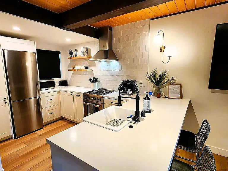 1125 W Big Bear Blvd #B — Photo 4