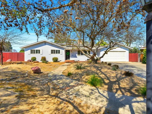2832 W Sue Avenue, Visalia, CA 93277