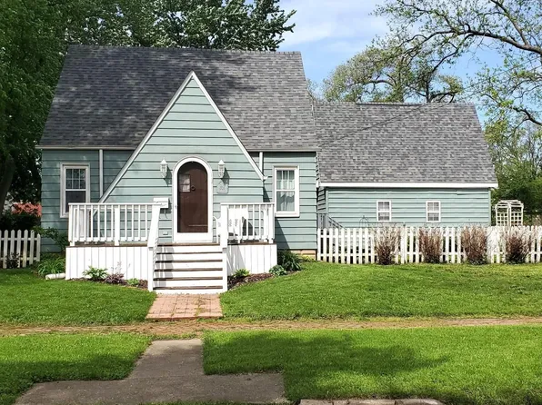 326 N 2nd Ave, Canton, IL 61520