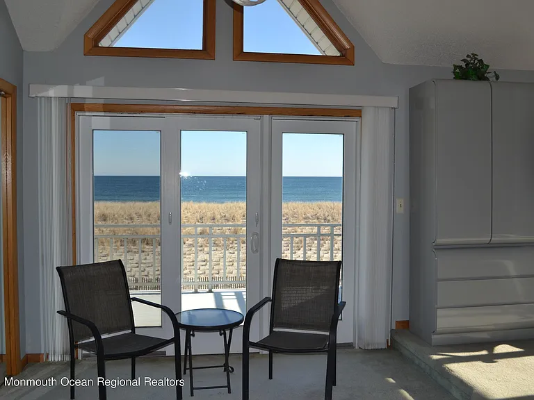 106 Oceanfront — Photo 32