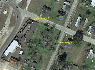 109 Concrete St, Yoakum, TX 77995