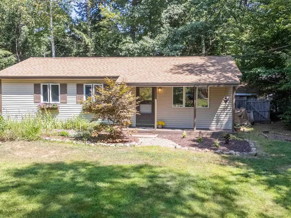54 New London Drive, Barnstead, NH 03225