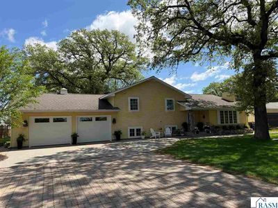 1111 Summit Ave, New Ulm, MN, 56073