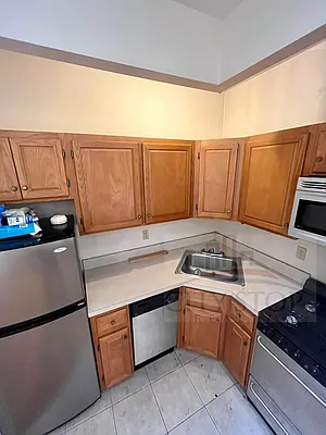 Rented by City Stop Realty | media 36