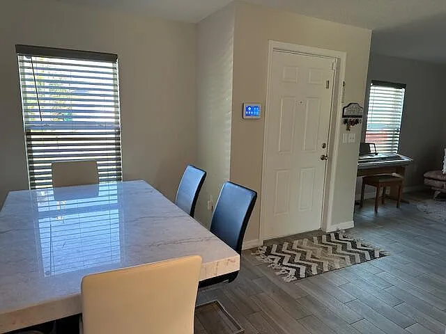 574 NW Archer Ave — Photo 7