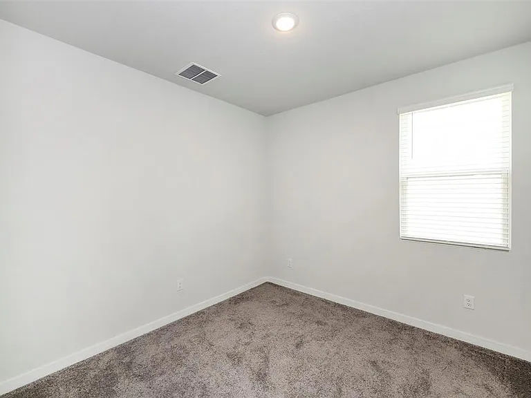 1419 Prynne St — Photo 17