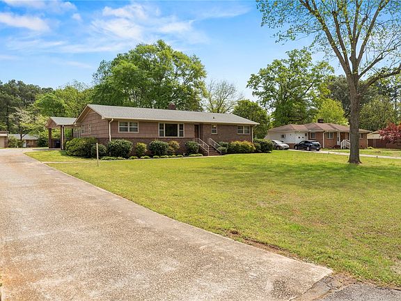 2nd image of 305 Nelson Dr