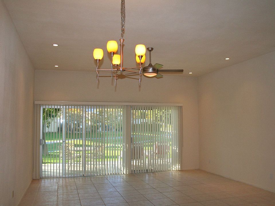 Living Dining Area