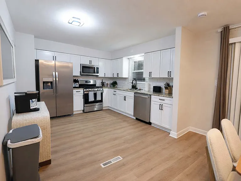 2207 Francine Ave — Photo 13