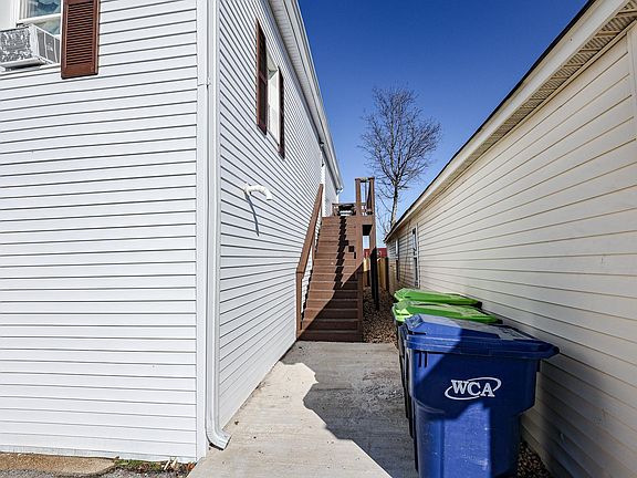5th image of 613 Poplar St