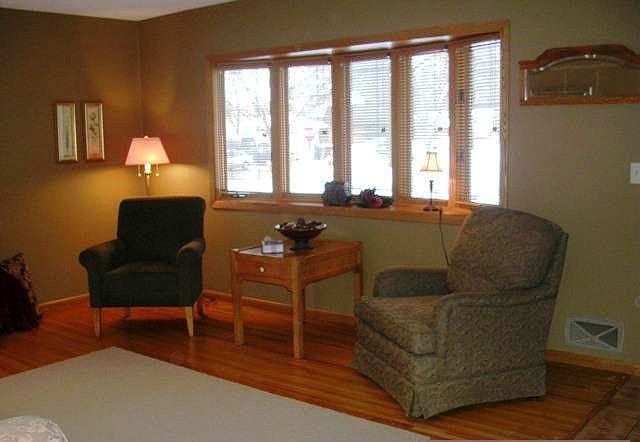 Beautiful Oak Floors in Living Room