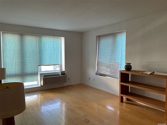4th image of 112-02 Northern Blvd #5-E