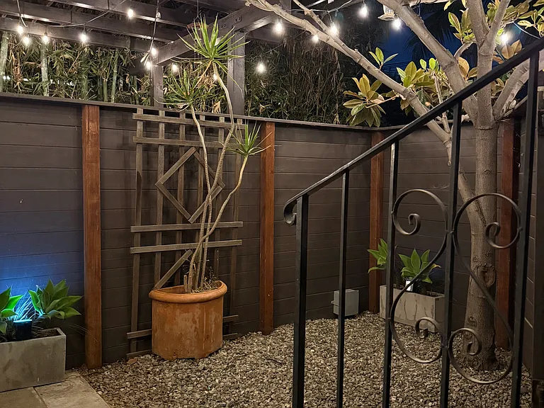 1082 Meadowbrook Ave — Photo 22