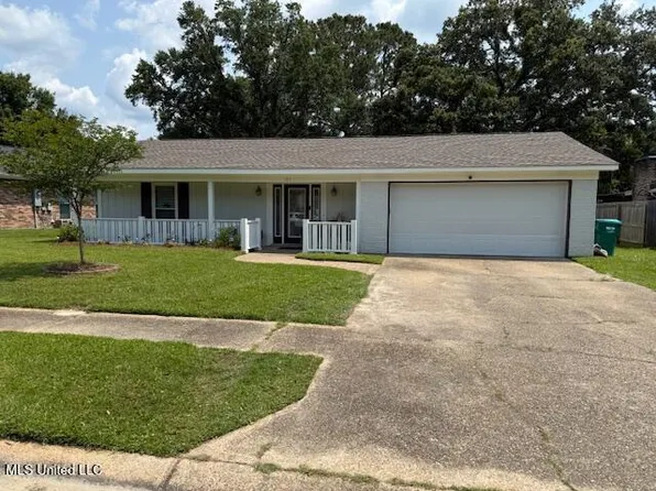 105 Leigh Cir, Ocean Springs, MS 39564
