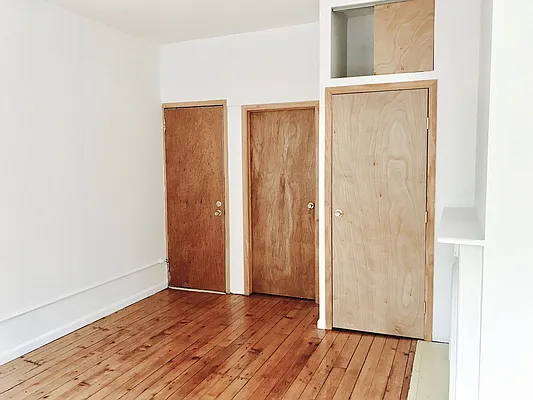 Rented by In Haus LLC | media 19