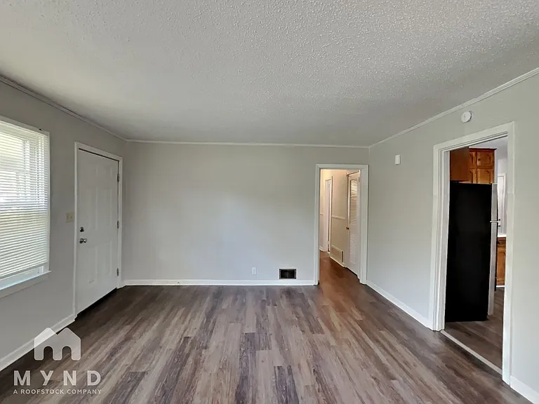 217 Marshall Dr — Photo 3