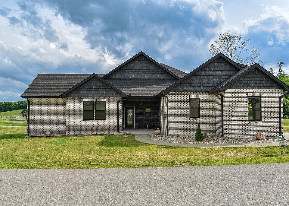 1st image of 43 Cedar Ridge Dr