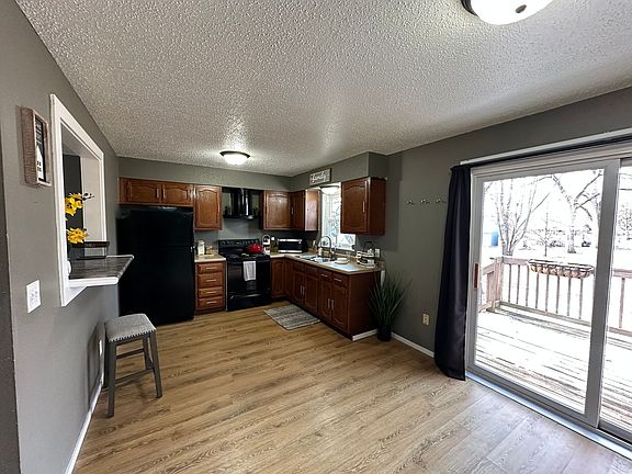 3rd image of 248 Grand Blvd