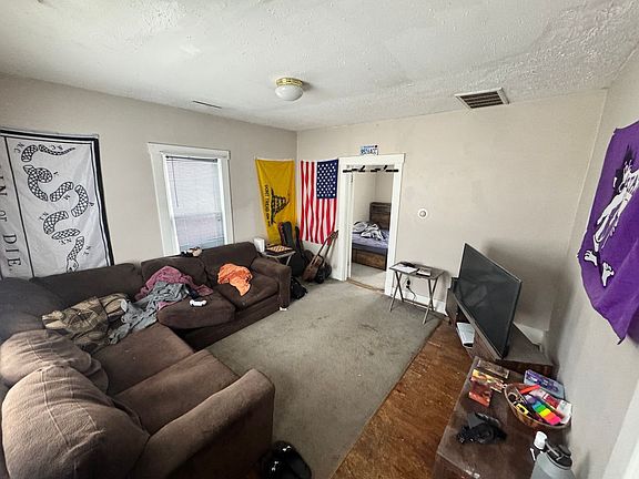 5th image of 913 Claflin Rd