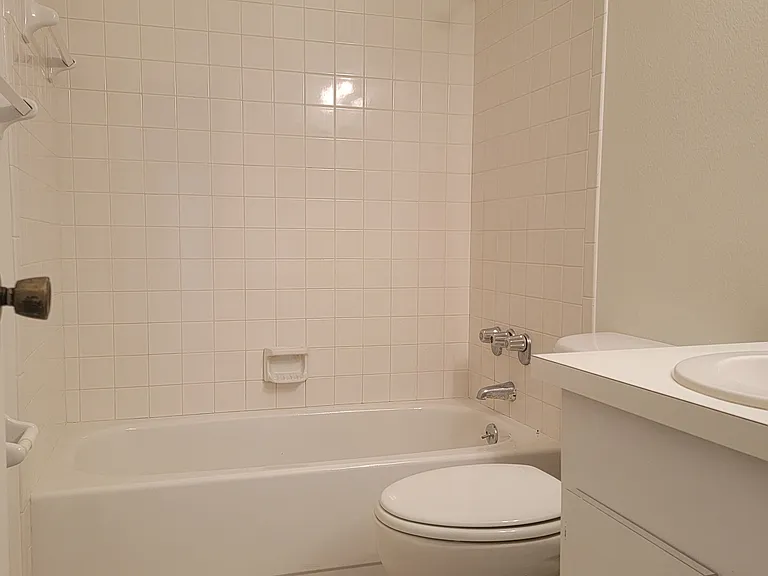 Main Bath with Tub