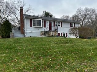 84 Meadowland Dr, North Kingstown, RI 02852