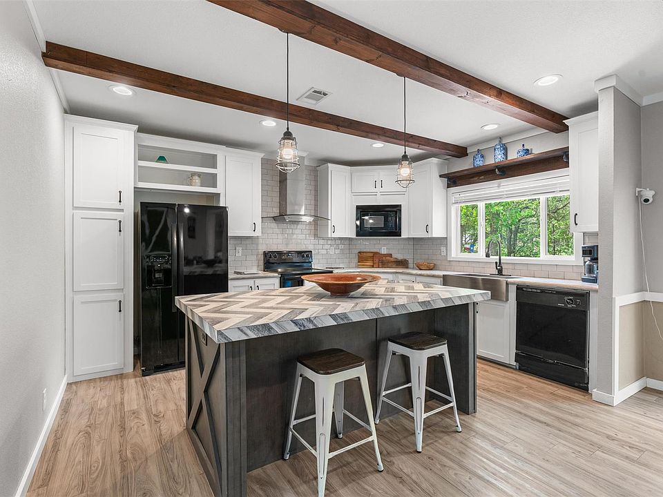 1st image of 137 Scarlet Harts Ln