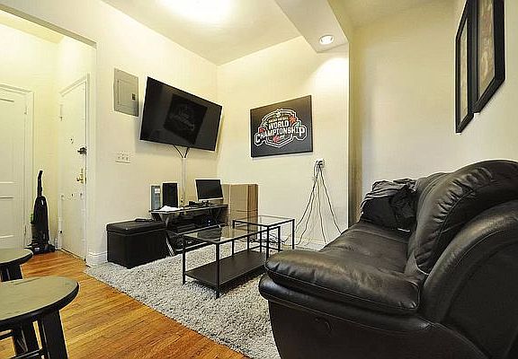 3rd image of 4 E 30th St APT 2A