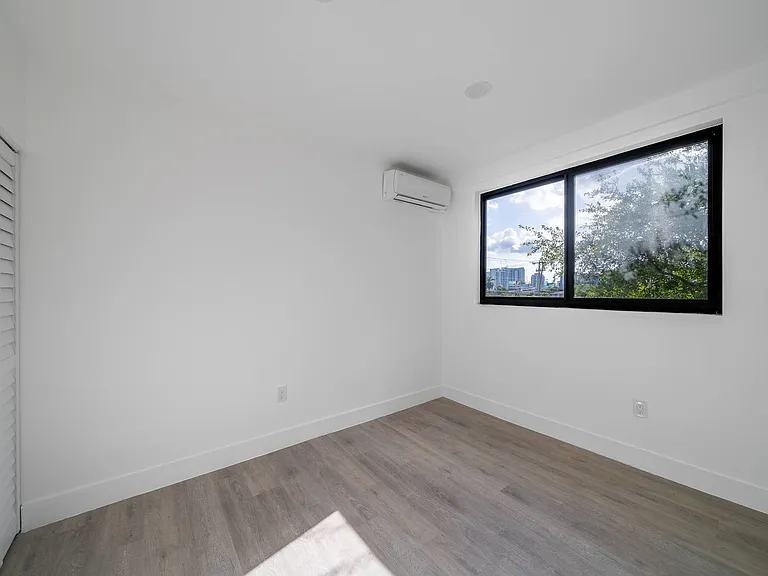 Amazing apartment near Marlins Stadium — Photo 11