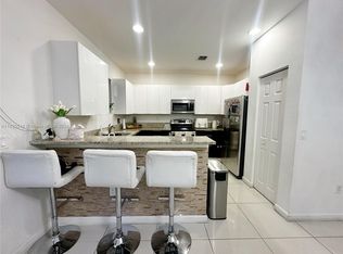 10274 NW 88th Ter, Doral, FL 33178