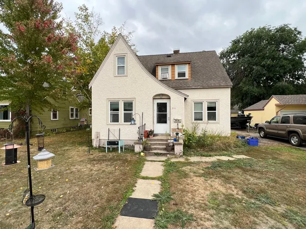 516 3rd St SW, Wadena, MN 56482