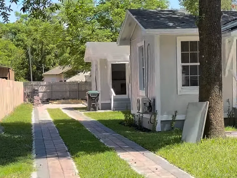 5335 Vanderlin St — Photo 2