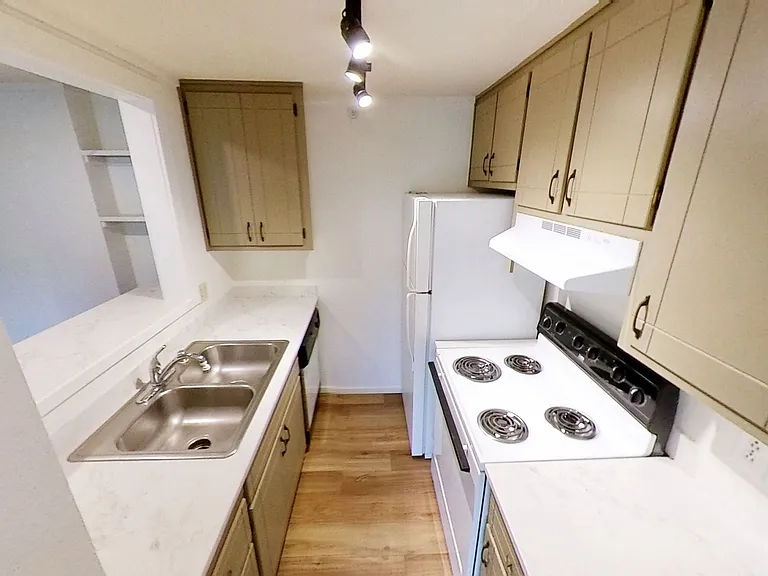 Kendal Court Apartments, 2 Bedroom, 1 Bathroom Apartments for Rent! — Photo 34