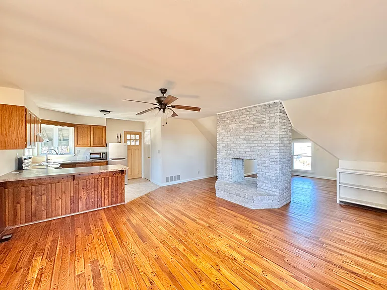 139 Jefferson Hts #3 — Photo 10